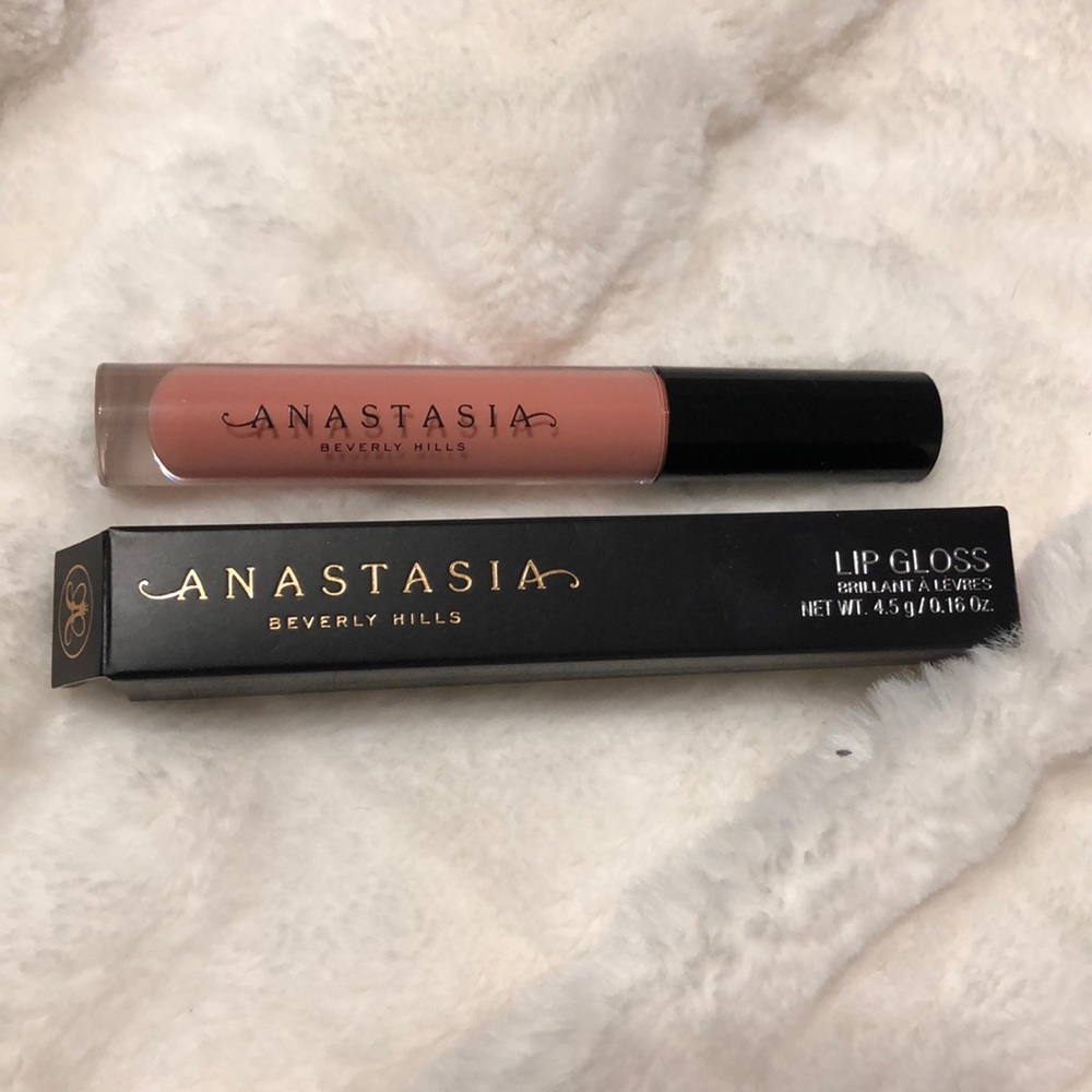 Anastasia Beverly Hills Lip Gloss in Dainty